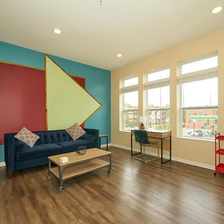 Lovely 1-Bedroom Apartment W Free Parking Garage